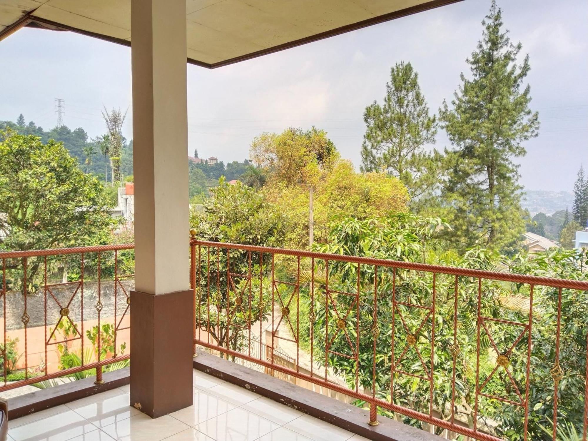 Villa Yustisia Curug 7 Cilember Cisarua Luaran gambar