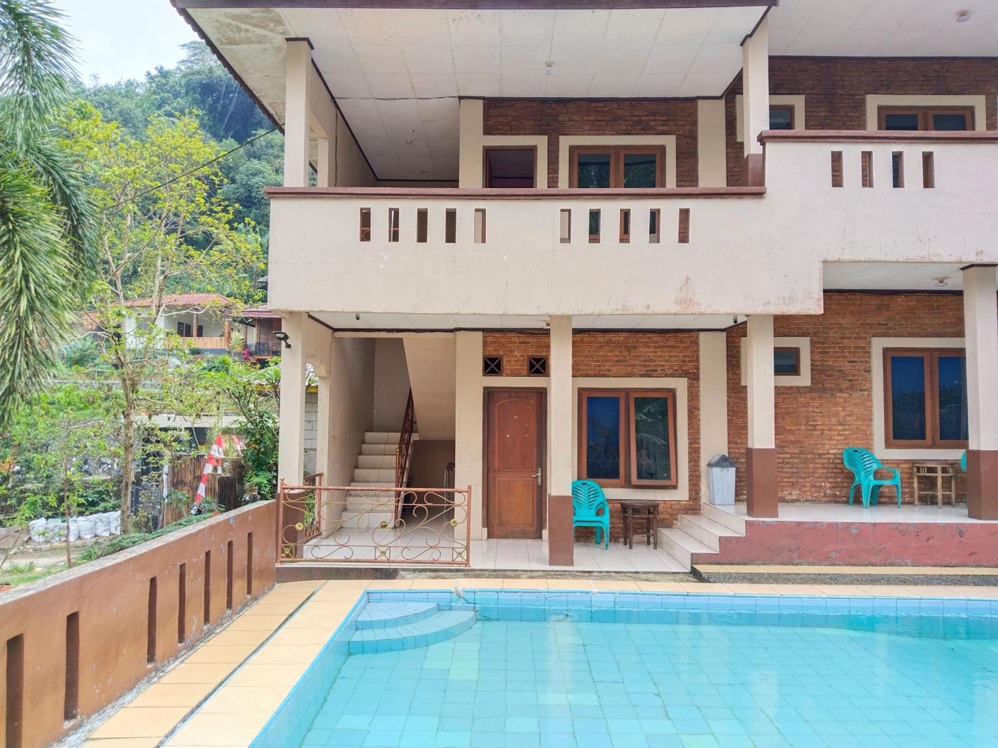 Villa Yustisia Curug 7 Cilember Cisarua Luaran gambar
