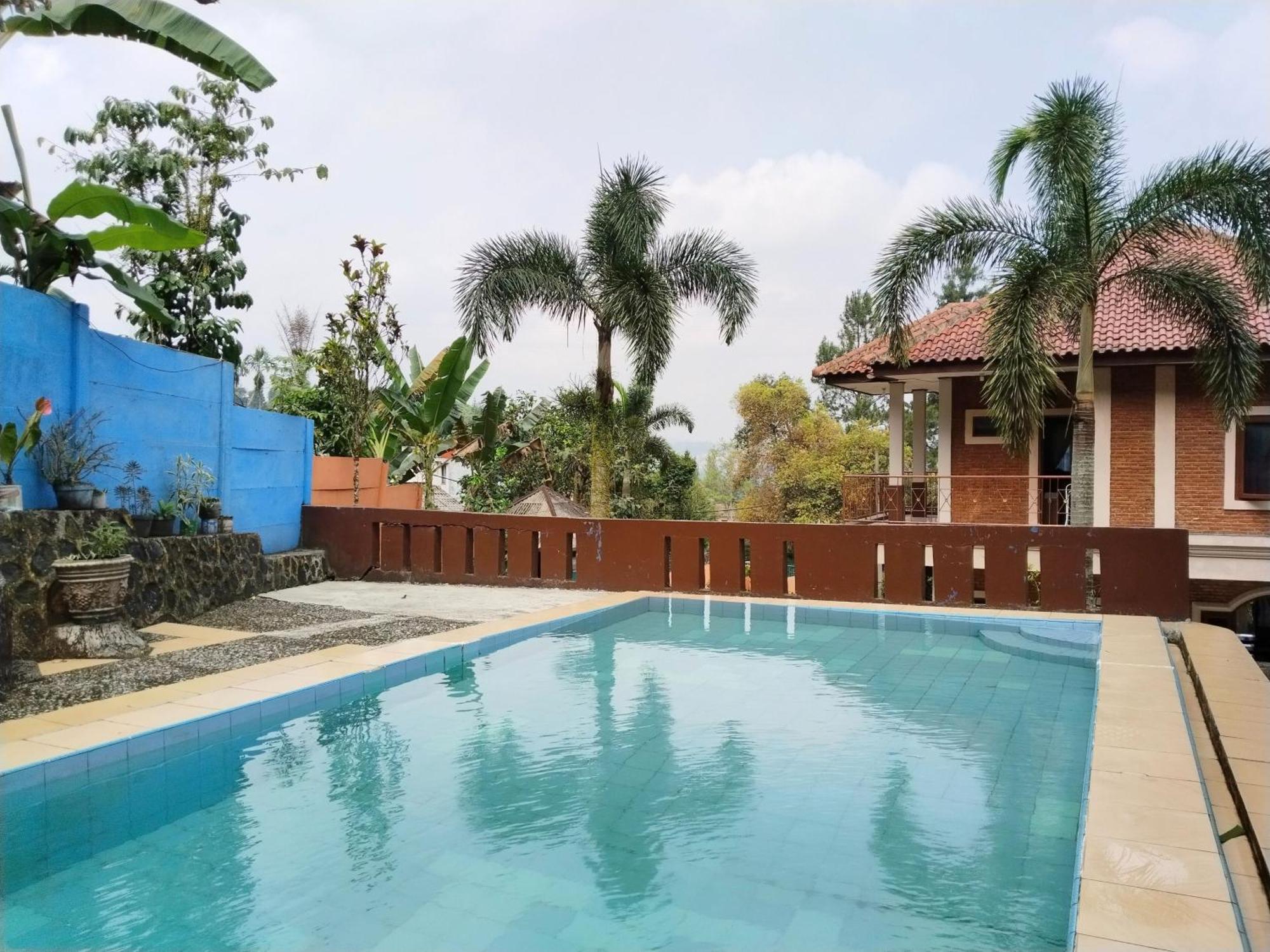 Villa Yustisia Curug 7 Cilember Cisarua Luaran gambar