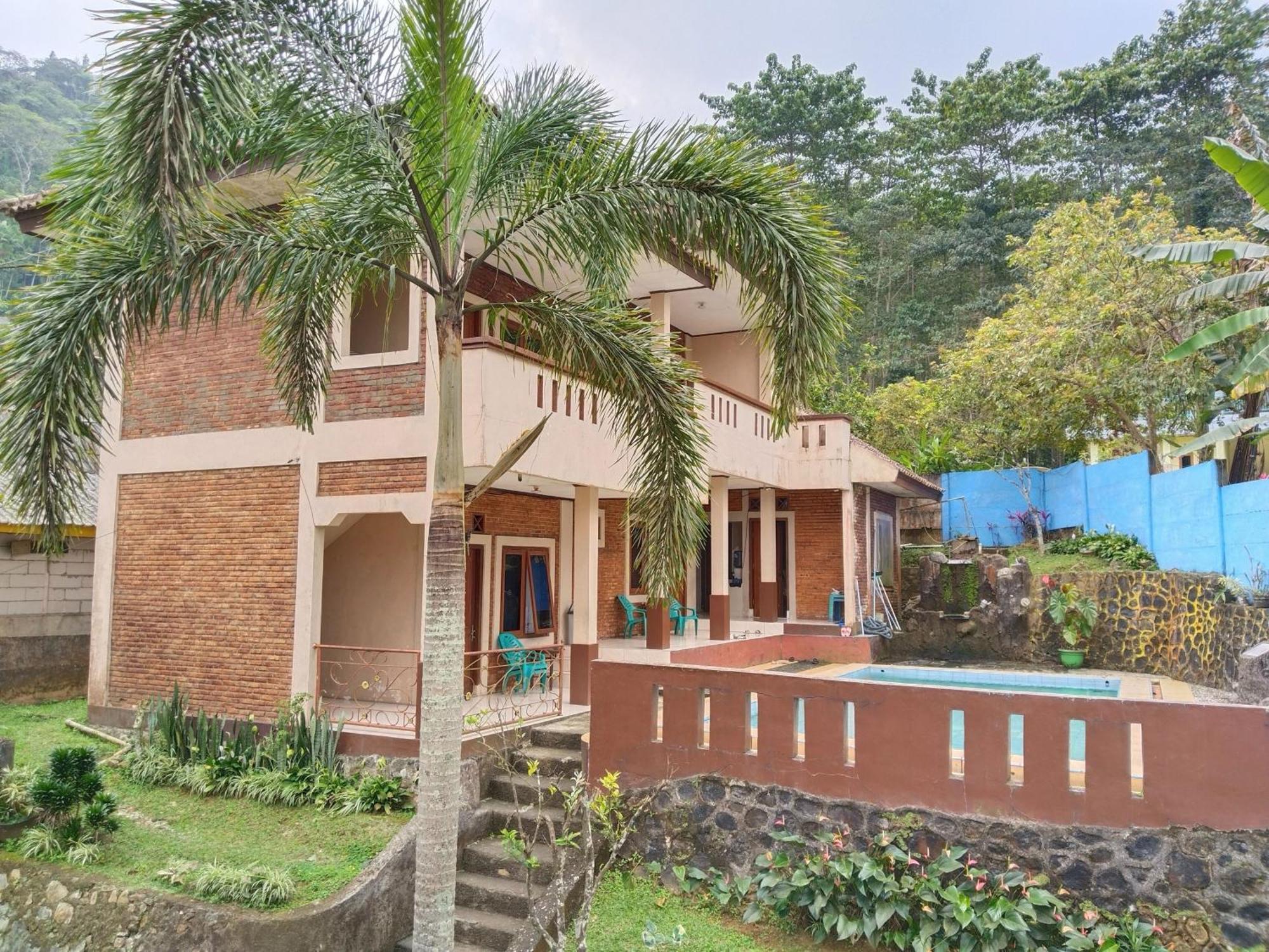 Villa Yustisia Curug 7 Cilember Cisarua Luaran gambar