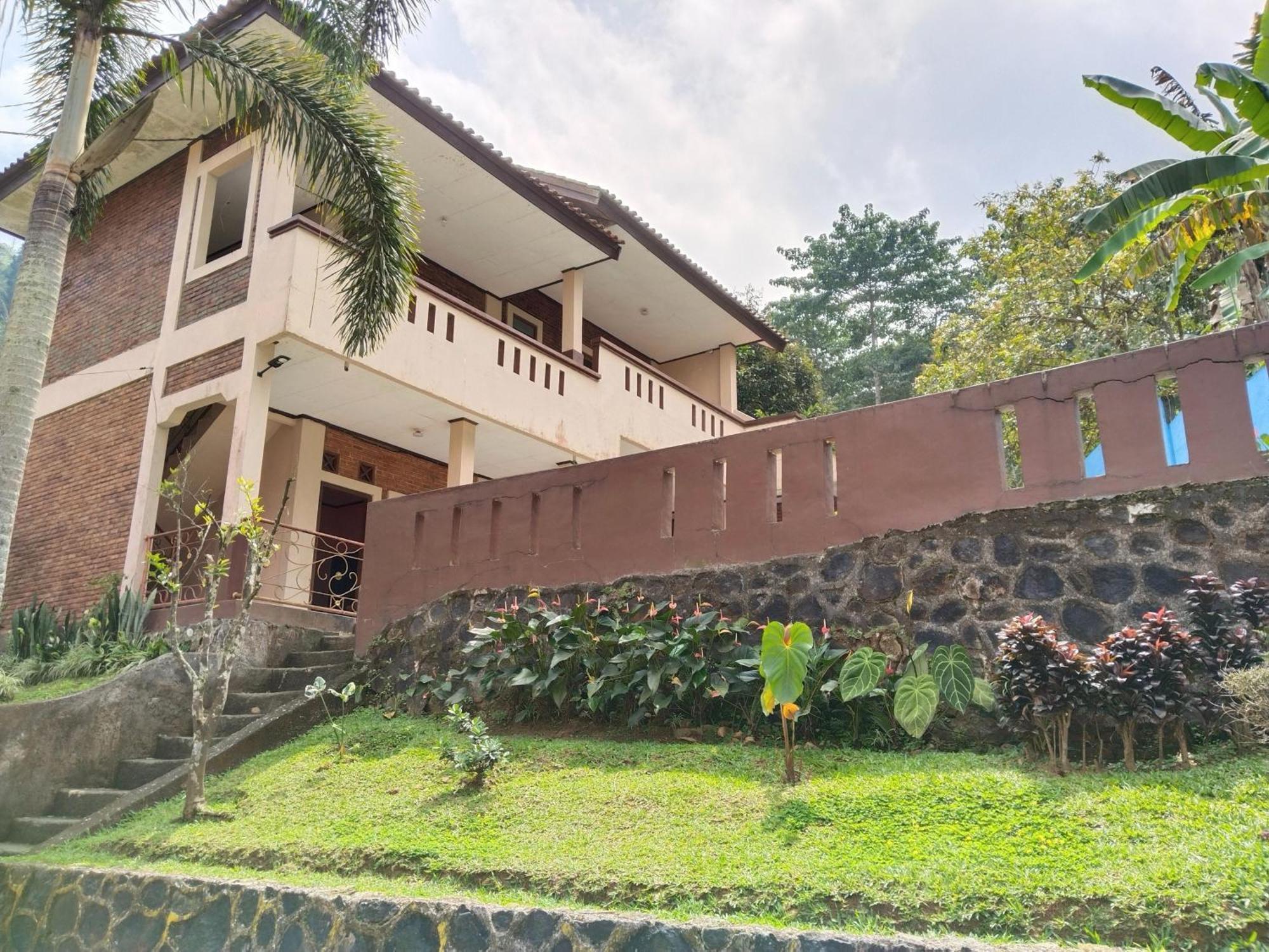 Villa Yustisia Curug 7 Cilember Cisarua Luaran gambar